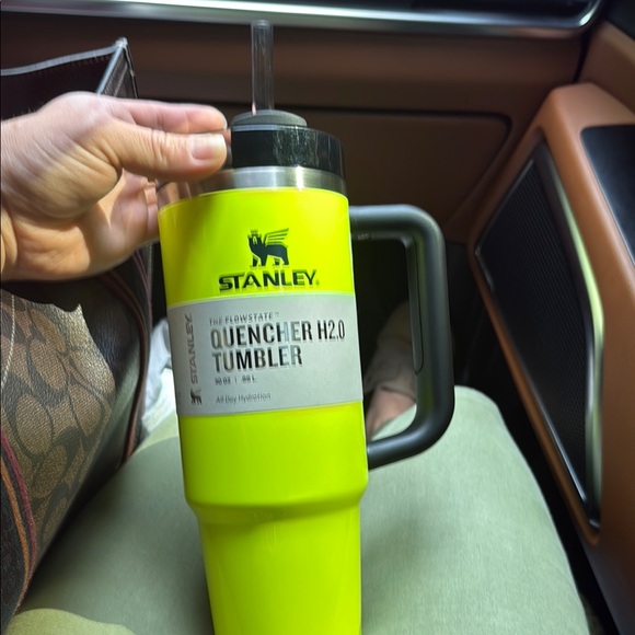Stanley Quencher H2.0 Tumbler - Vibrant Yellow - Picture 1 of 1
